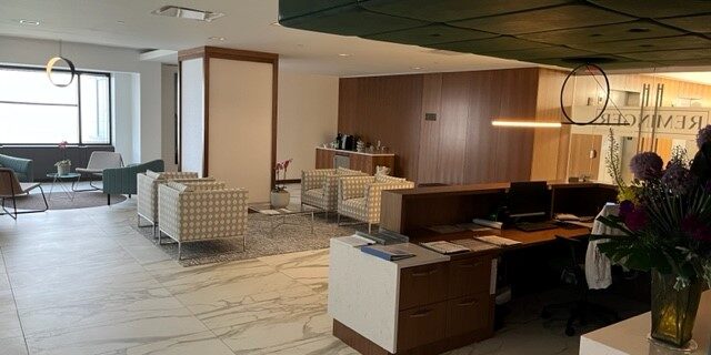 Reminger BEST (reception desk2) Reminger BEST (reception desk2)