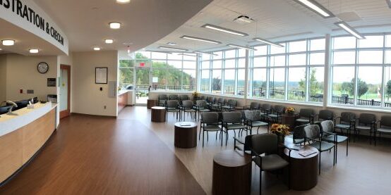 Geauga Seideman Cancer Center - Waiting room (good)